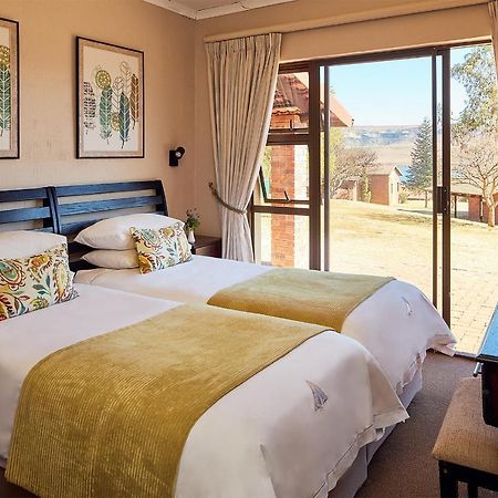 Hotel First Group Qwantani à Harrismith Extérieur photo