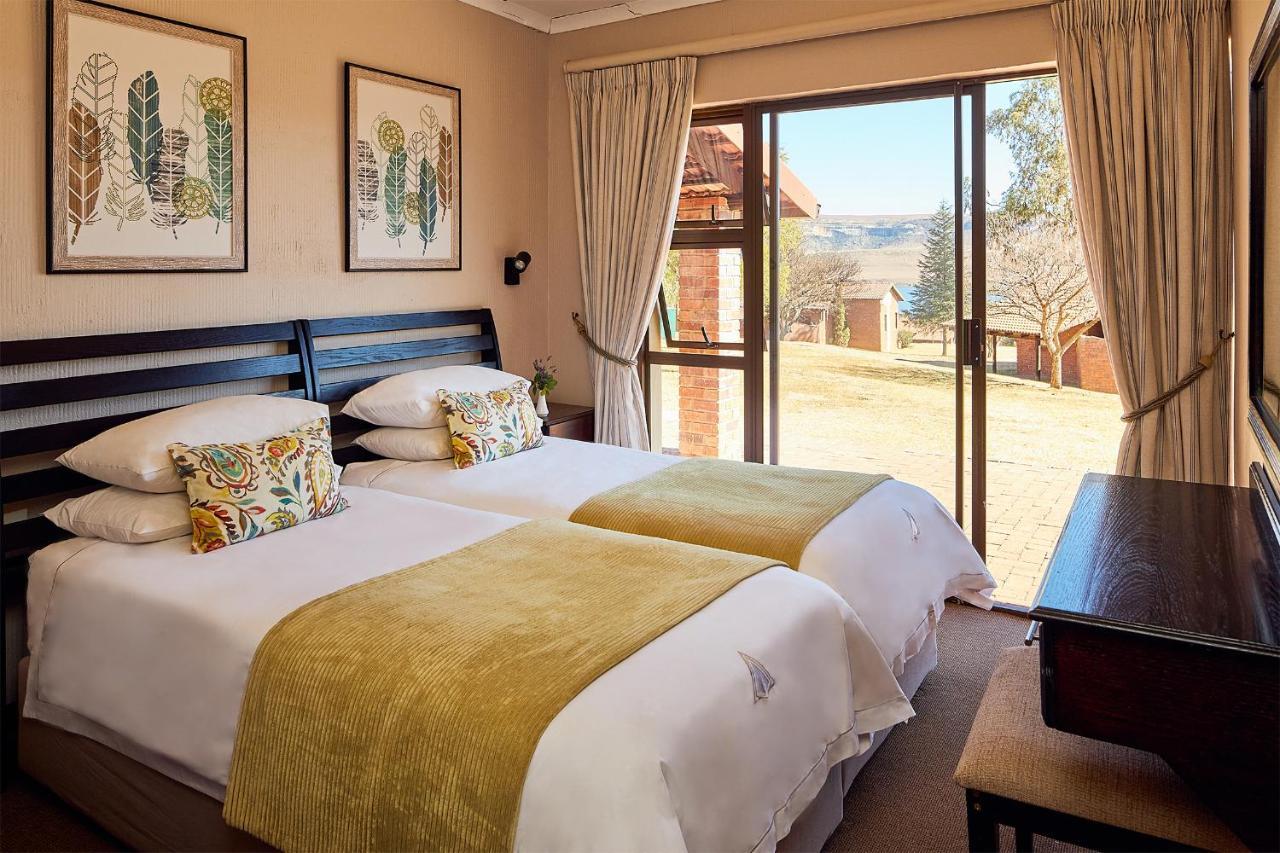 Hotel First Group Qwantani à Harrismith Extérieur photo