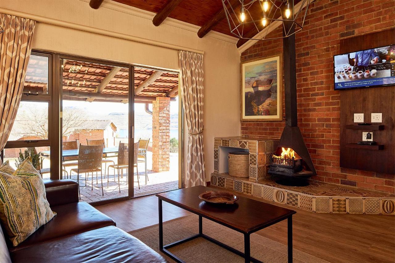 Hotel First Group Qwantani à Harrismith Extérieur photo