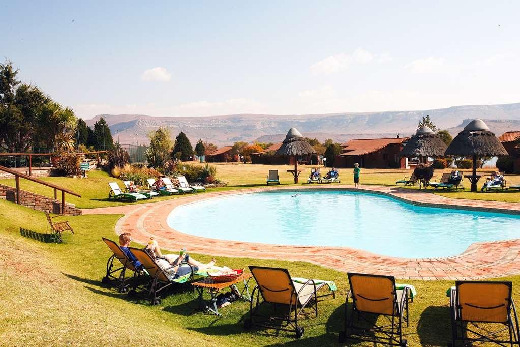 Hotel First Group Qwantani à Harrismith Extérieur photo