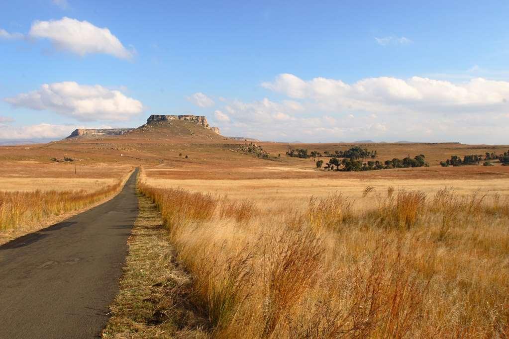 Hotel First Group Qwantani à Harrismith Extérieur photo