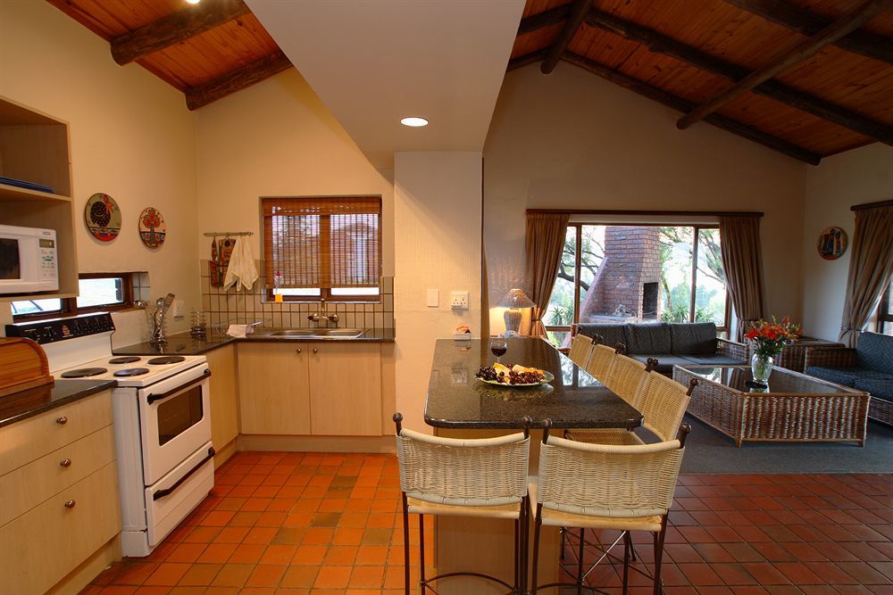 Hotel First Group Qwantani à Harrismith Extérieur photo