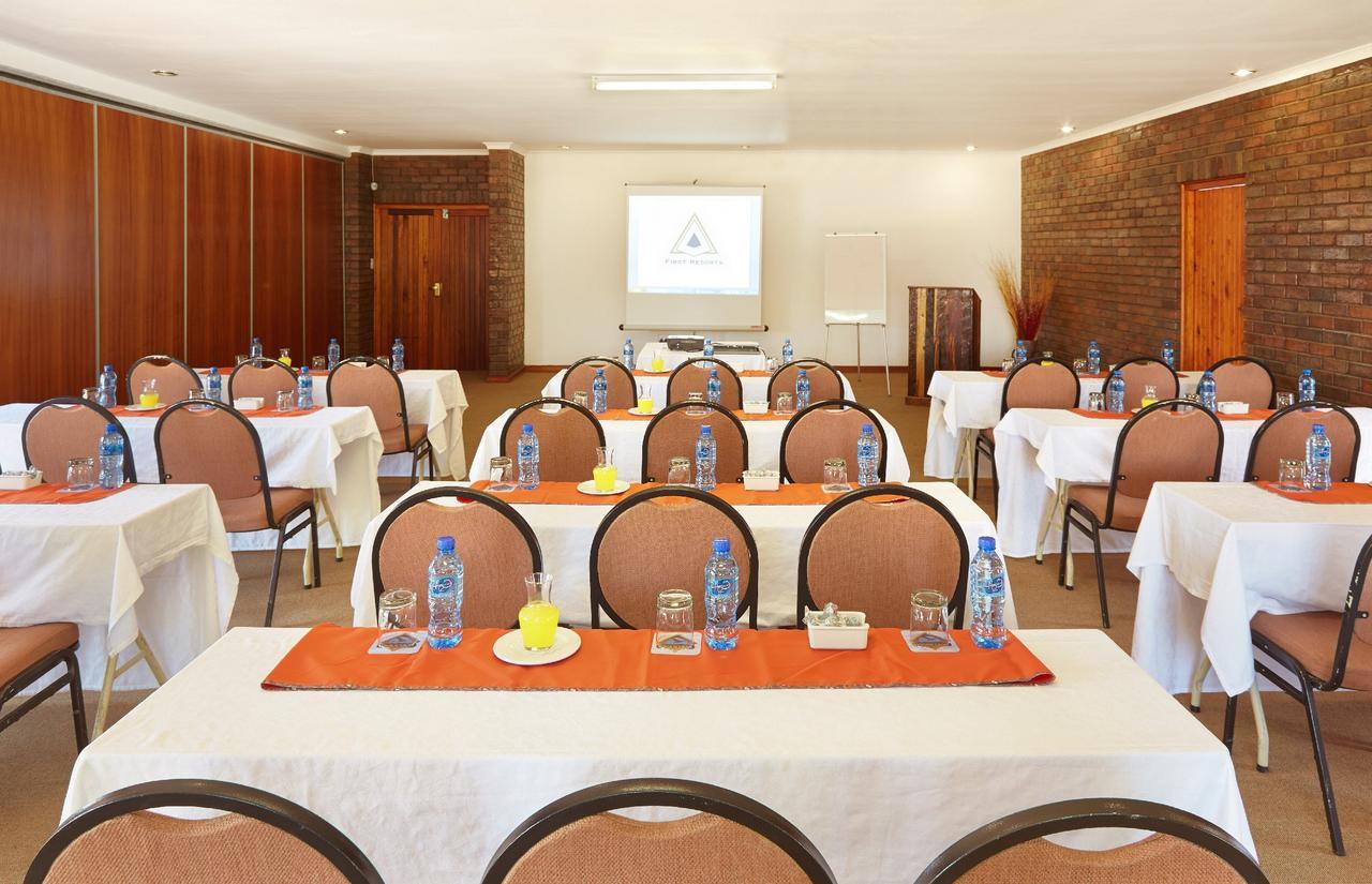 Hotel First Group Qwantani à Harrismith Extérieur photo