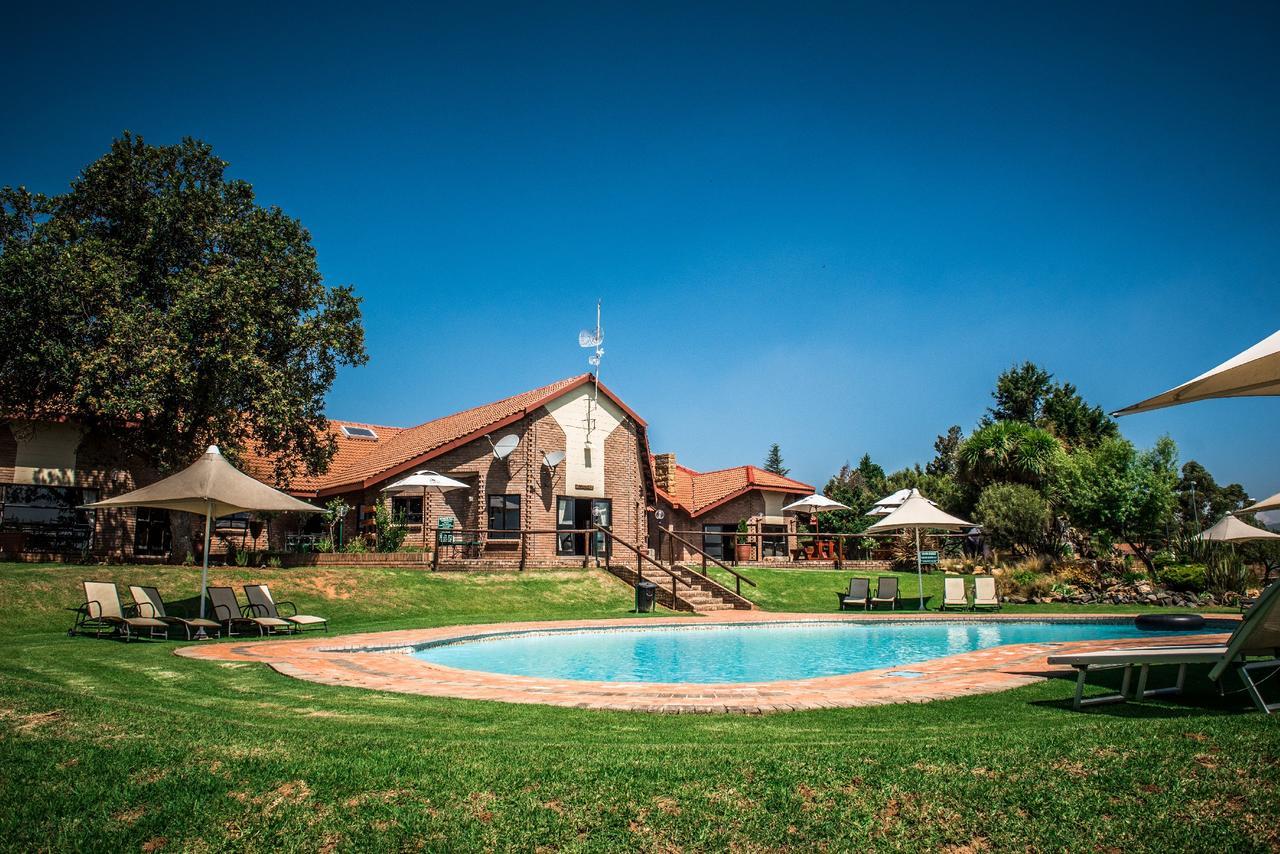 Hotel First Group Qwantani à Harrismith Extérieur photo