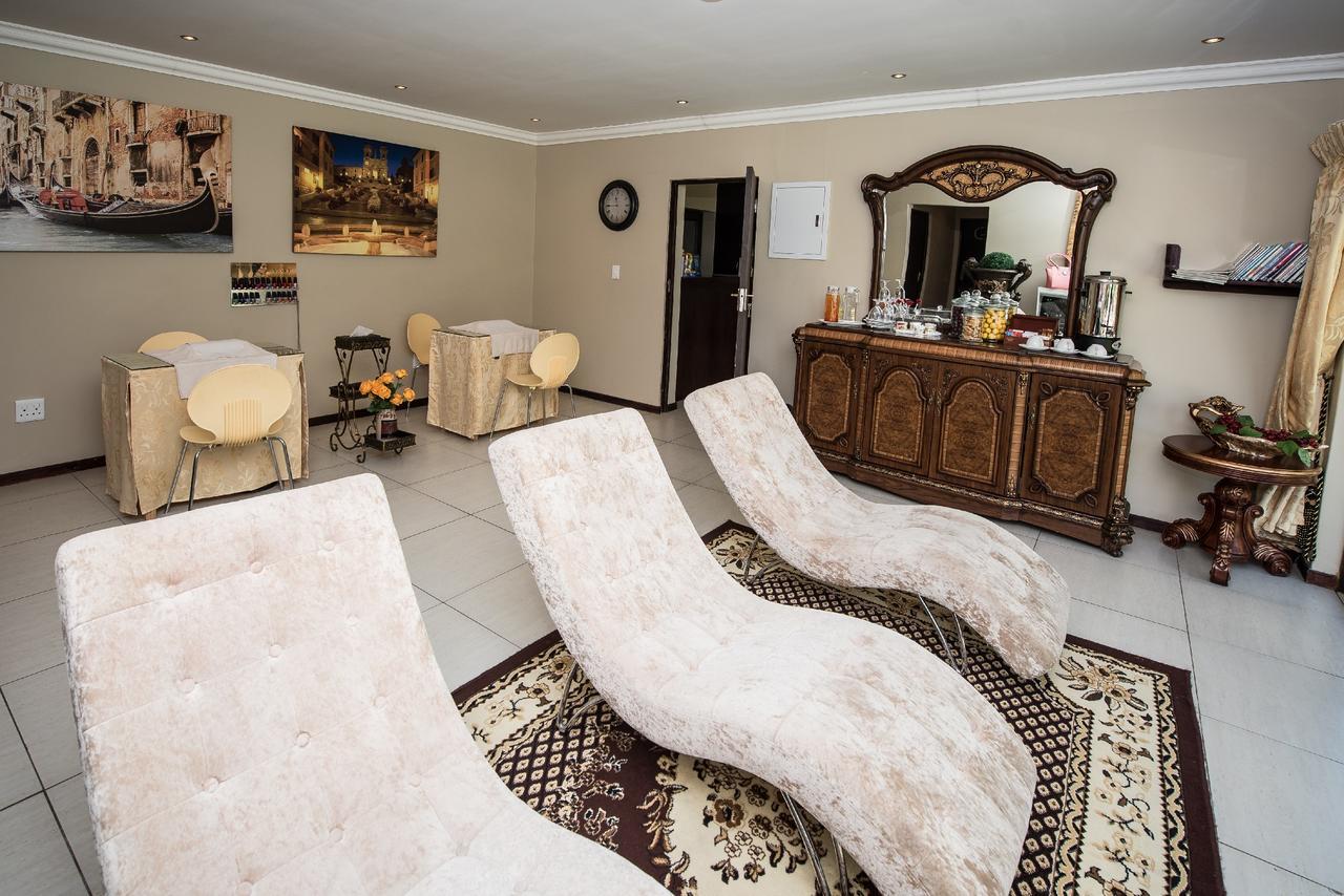 Hotel First Group Qwantani à Harrismith Extérieur photo