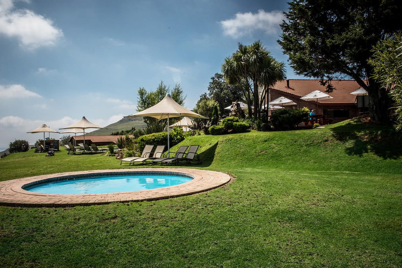 Hotel First Group Qwantani à Harrismith Extérieur photo