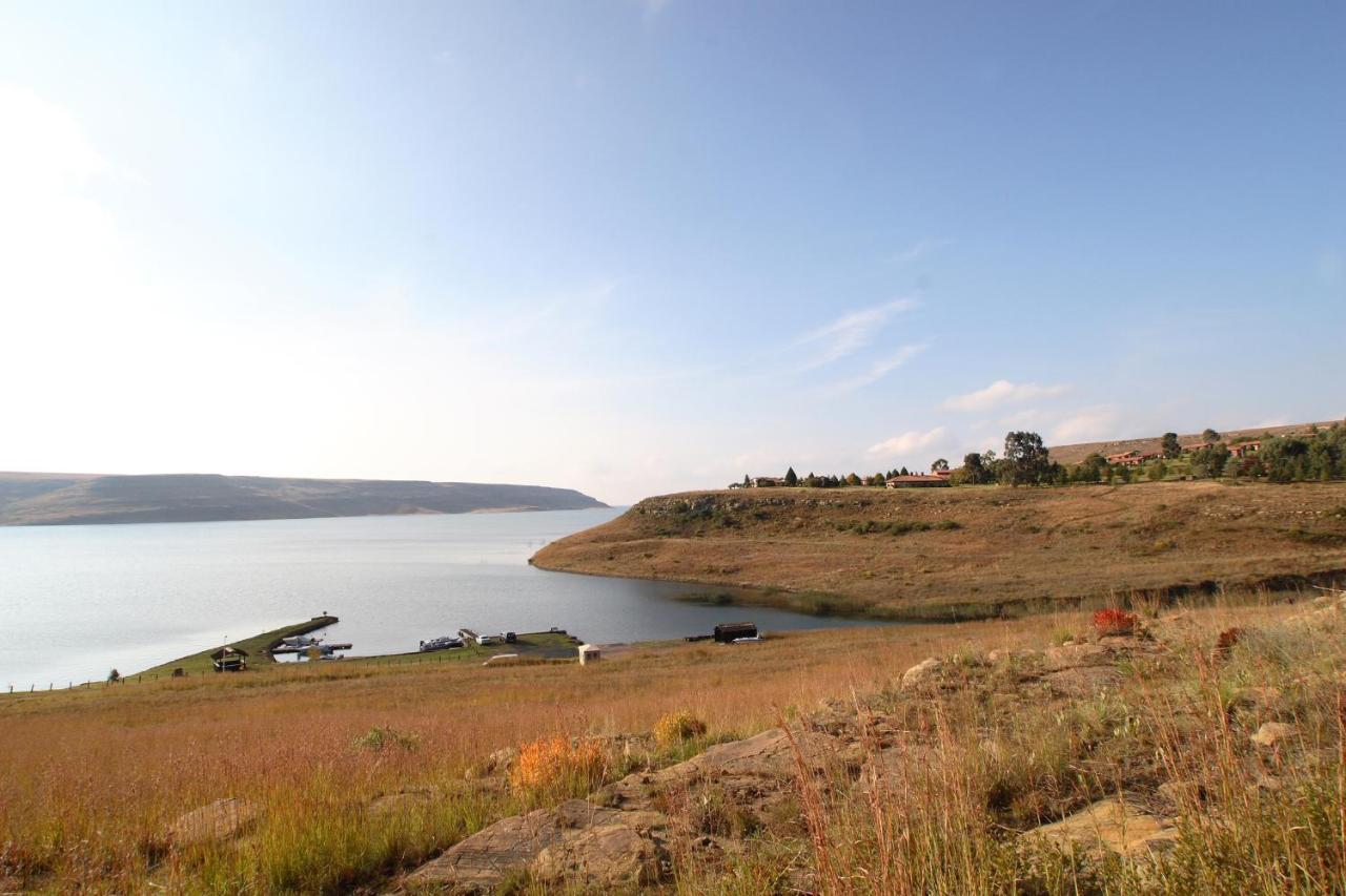 Hotel First Group Qwantani à Harrismith Extérieur photo