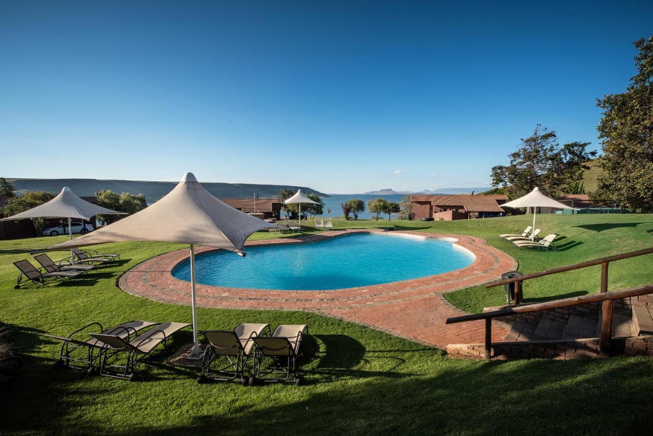 Hotel First Group Qwantani à Harrismith Extérieur photo