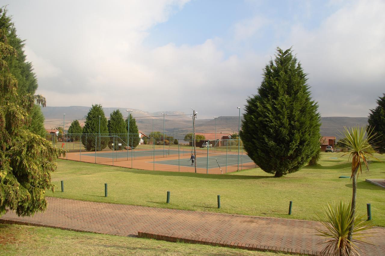 Hotel First Group Qwantani à Harrismith Extérieur photo
